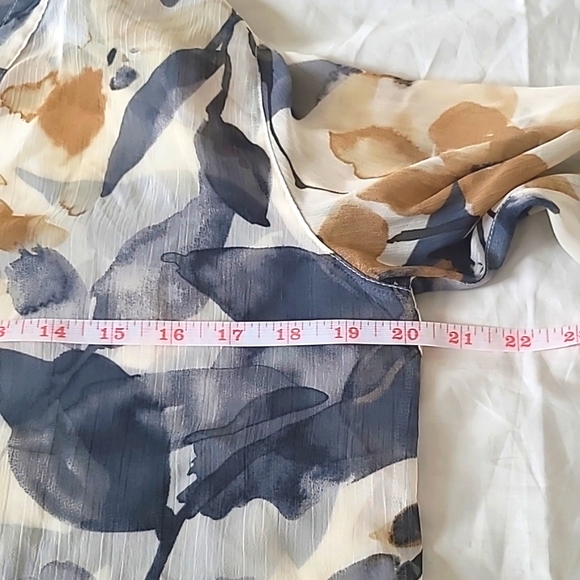 Cleo Floral Print Watercolor Casual Loose Shirt, Adjustable Sleeves, Size M - Picture 10 of 11
